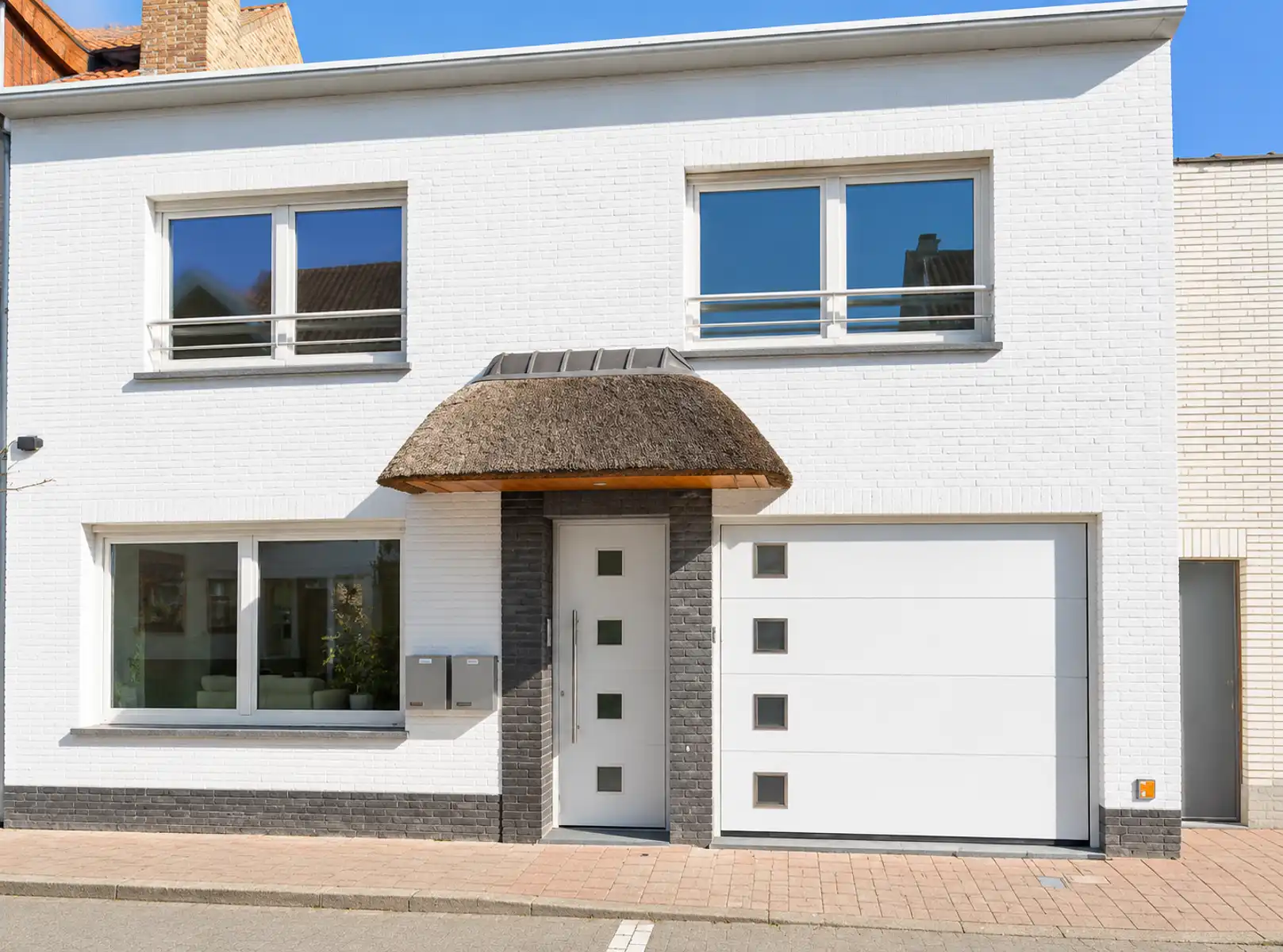 Ruime woning met garage en stadstuin foto 2
