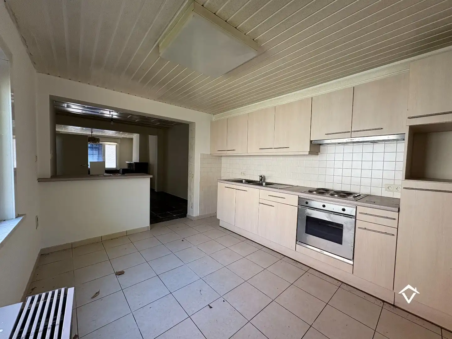 Unieke ruime eigendom op 1169 m² grond met voormalige handelsruimte in centrum Koekelare foto 11