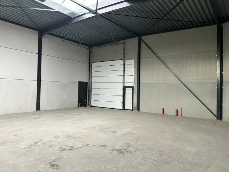 Recente KMO-unit van 246 m² op toplocatie nabij de R4 foto 7