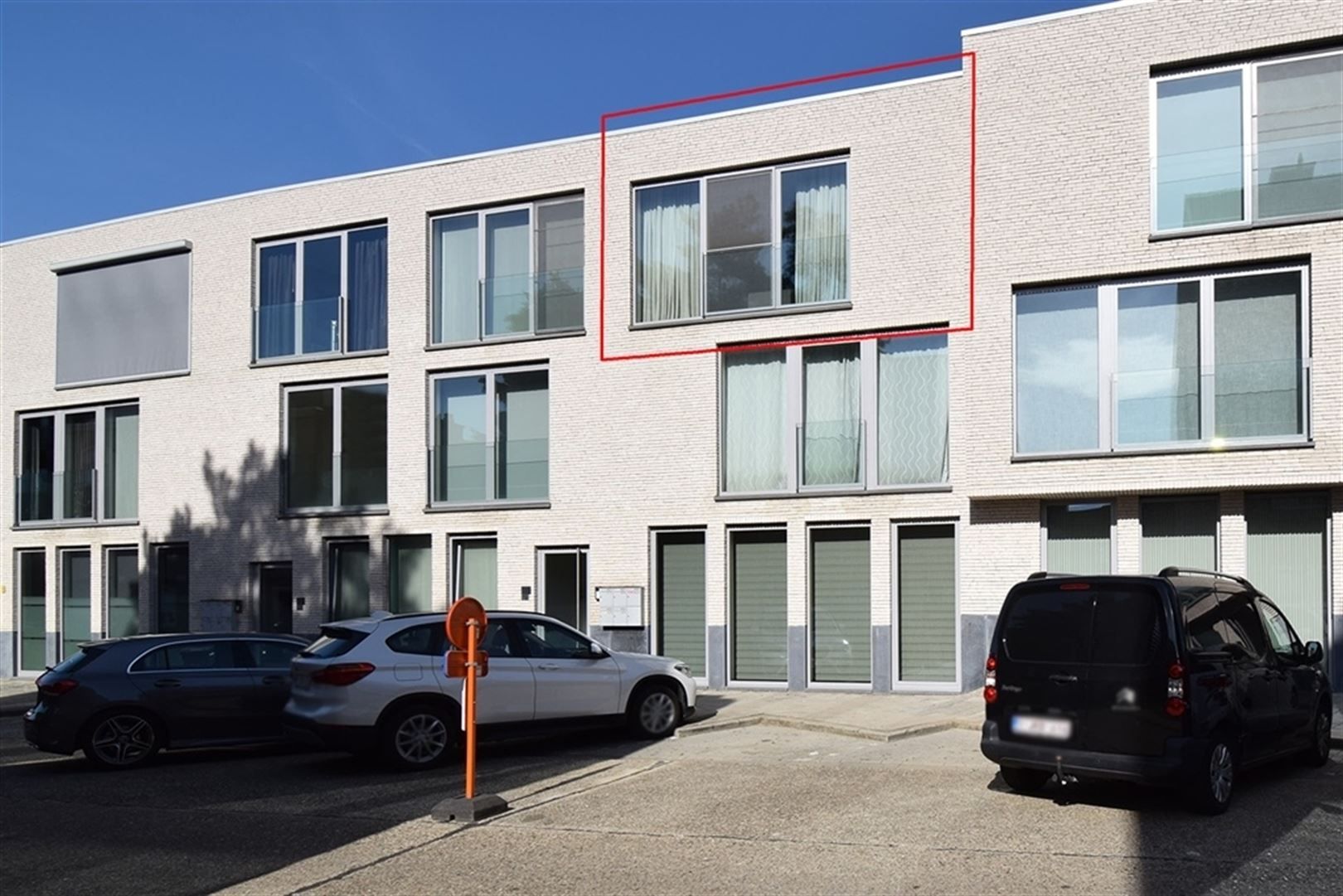 Goed gelegen appartement met parking en berging foto {{pictureIndex}}