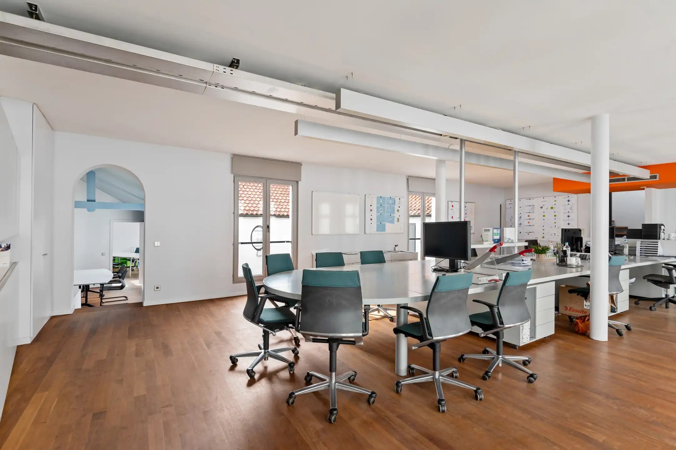 Instapklaar kantoorgebouw in het centrum van Antwerpen!  foto 17