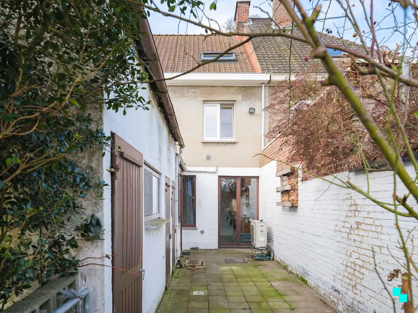 Charmante op te frissen woning met drie kamers en zonnige tuin foto 6