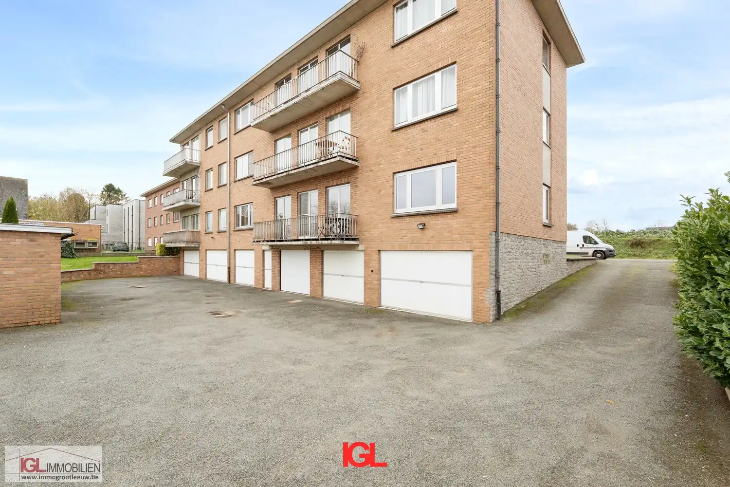 Ruim en licht appartement met 3 slaapkamers, groot terras en garage nabij centrum Sint-Pieters-Leeuw foto 21