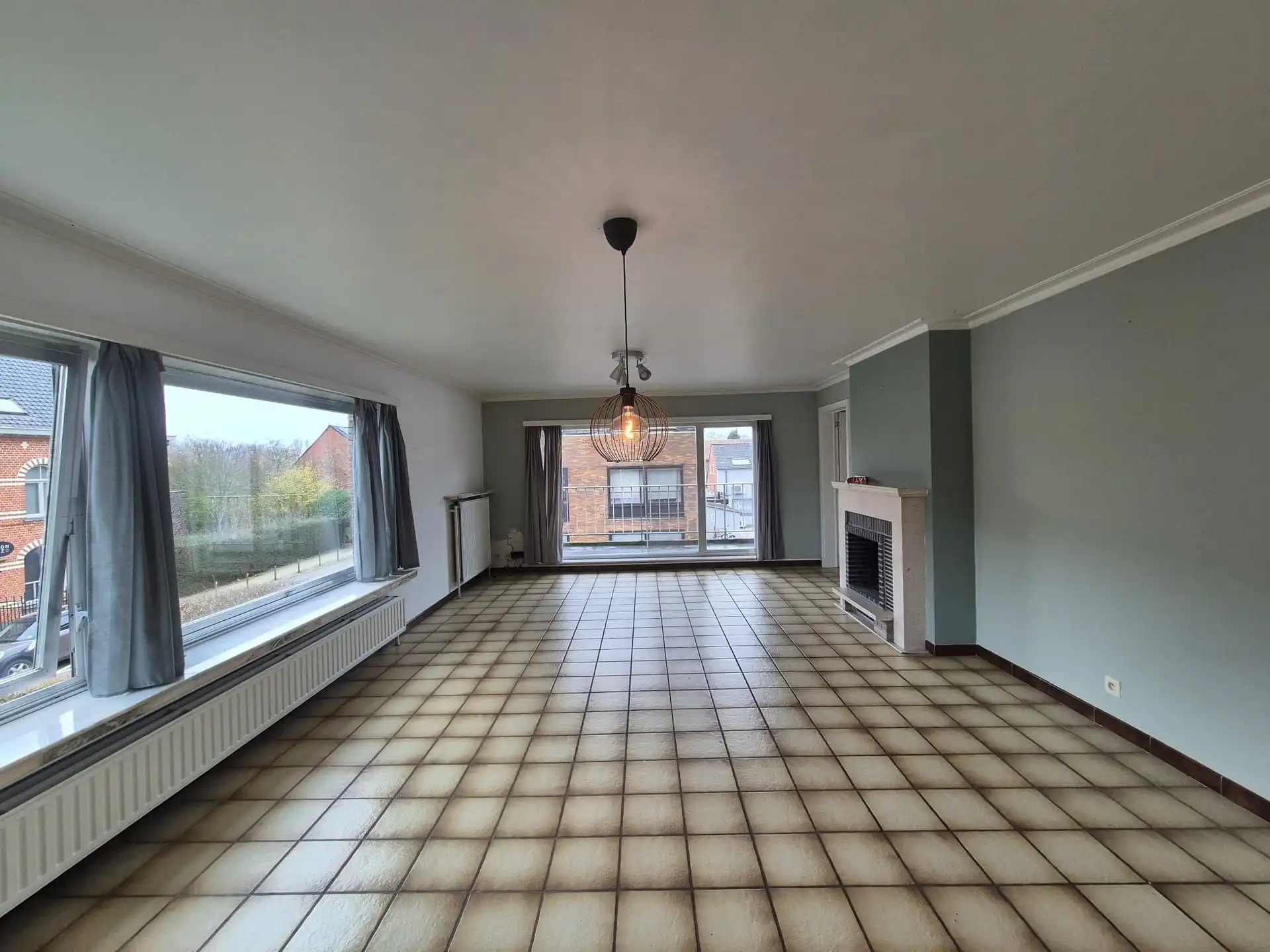 Centraal gelegen ruim appartement met groot zongericht terras en garage. foto 8