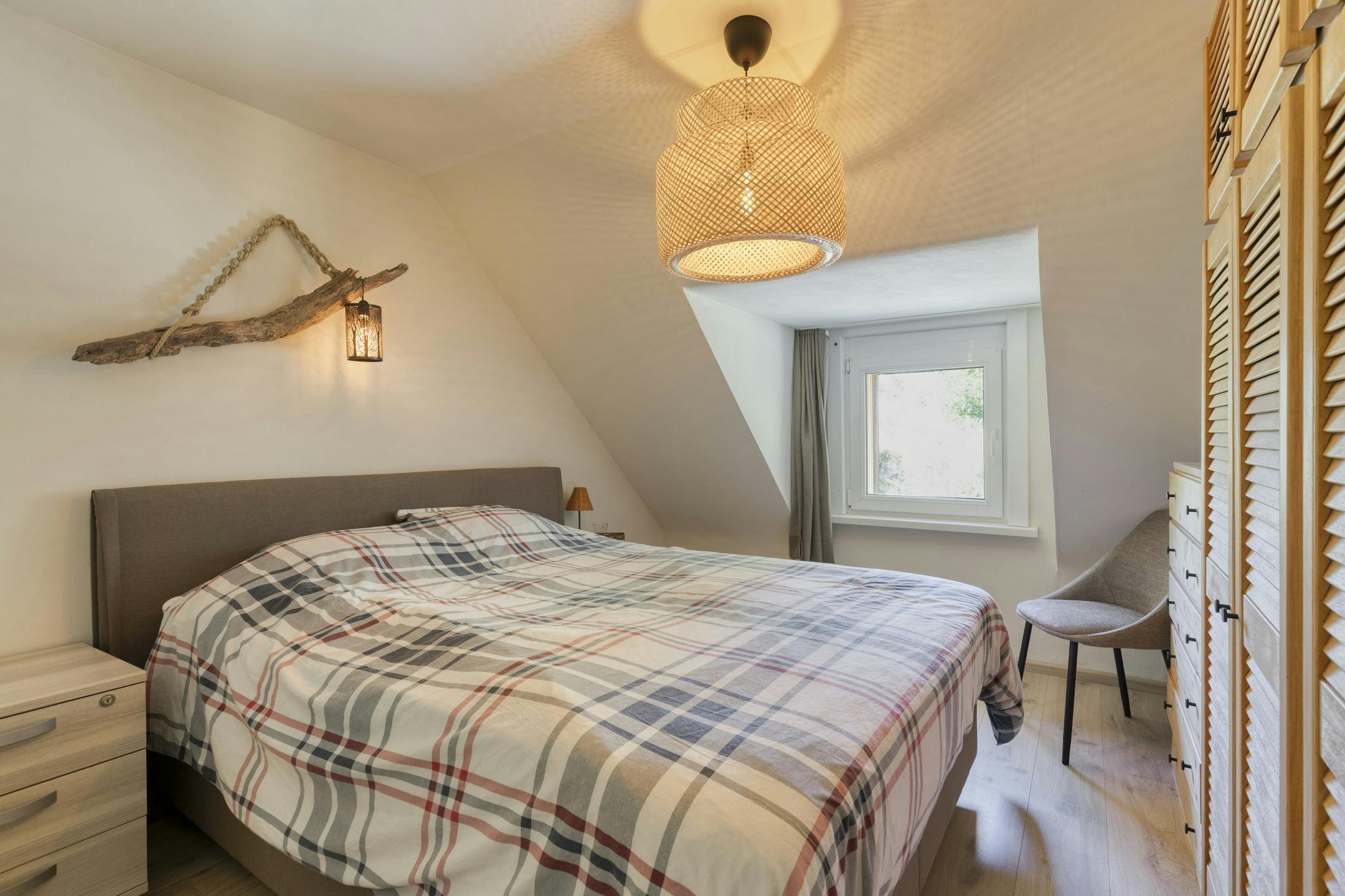 Gerenoveerde woning tegenover de Hoge Blekker duinen foto 12
