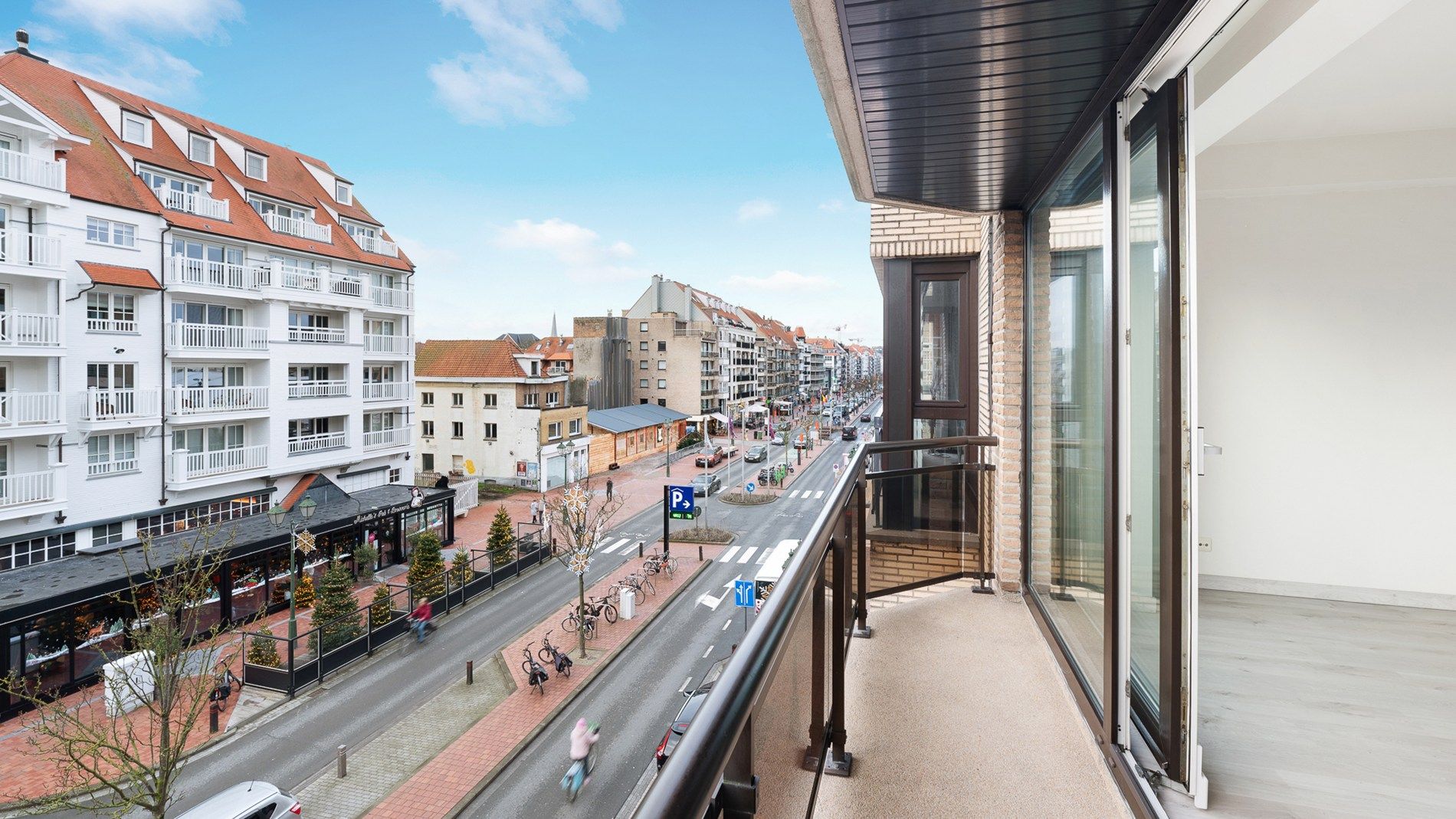 Appartement met 2 slaapkamers in de Lippenslaan te koop foto 2