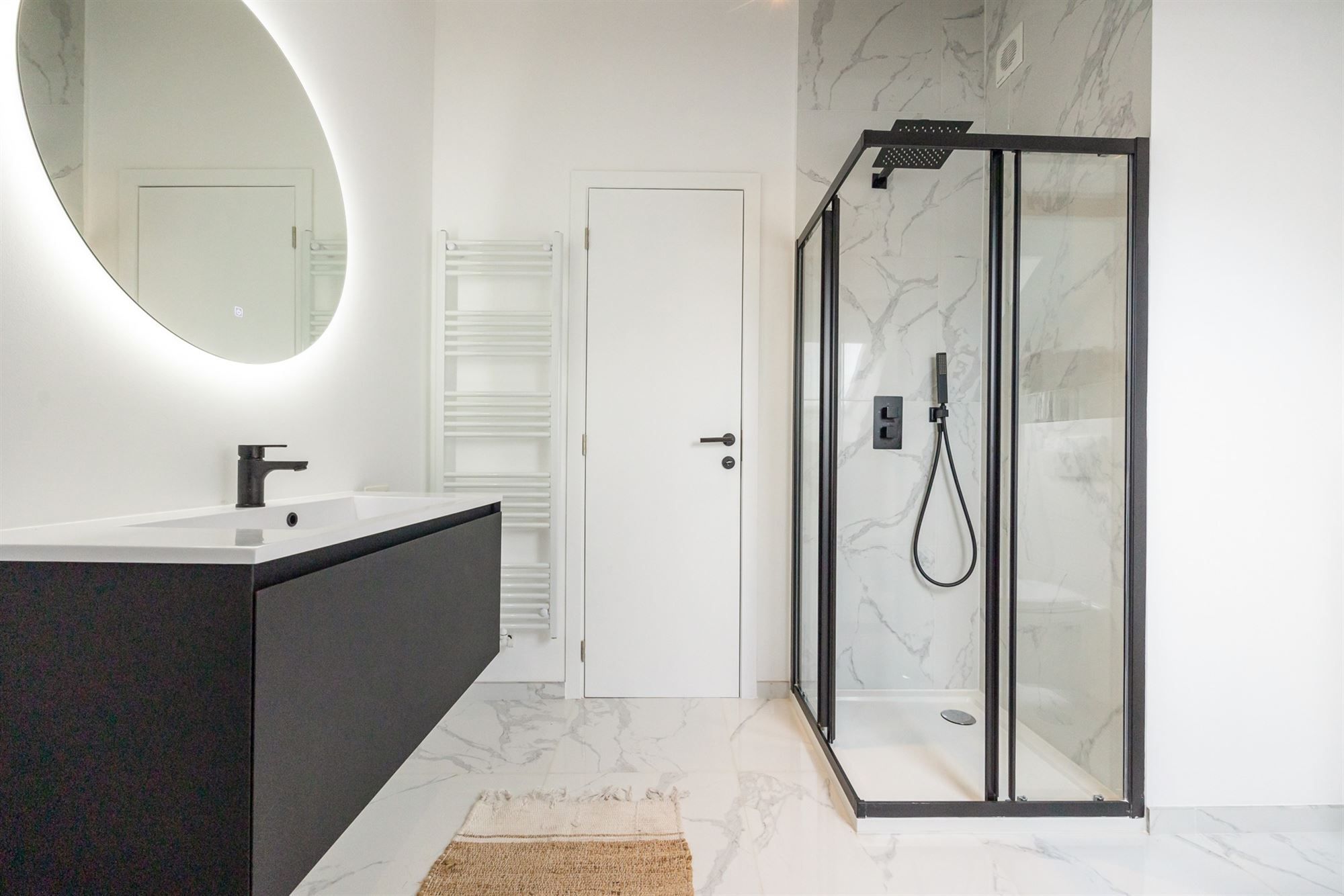 Gezinswoning woning met drie slaapkamers en tuin foto 16