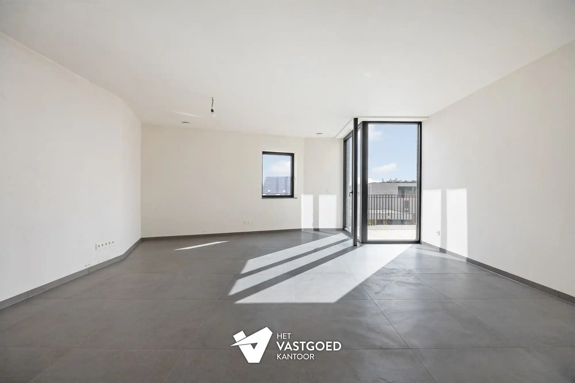RUIM EN LICHTRIJK APPARTEMENT MET 1 SLAAPKAMER foto 6