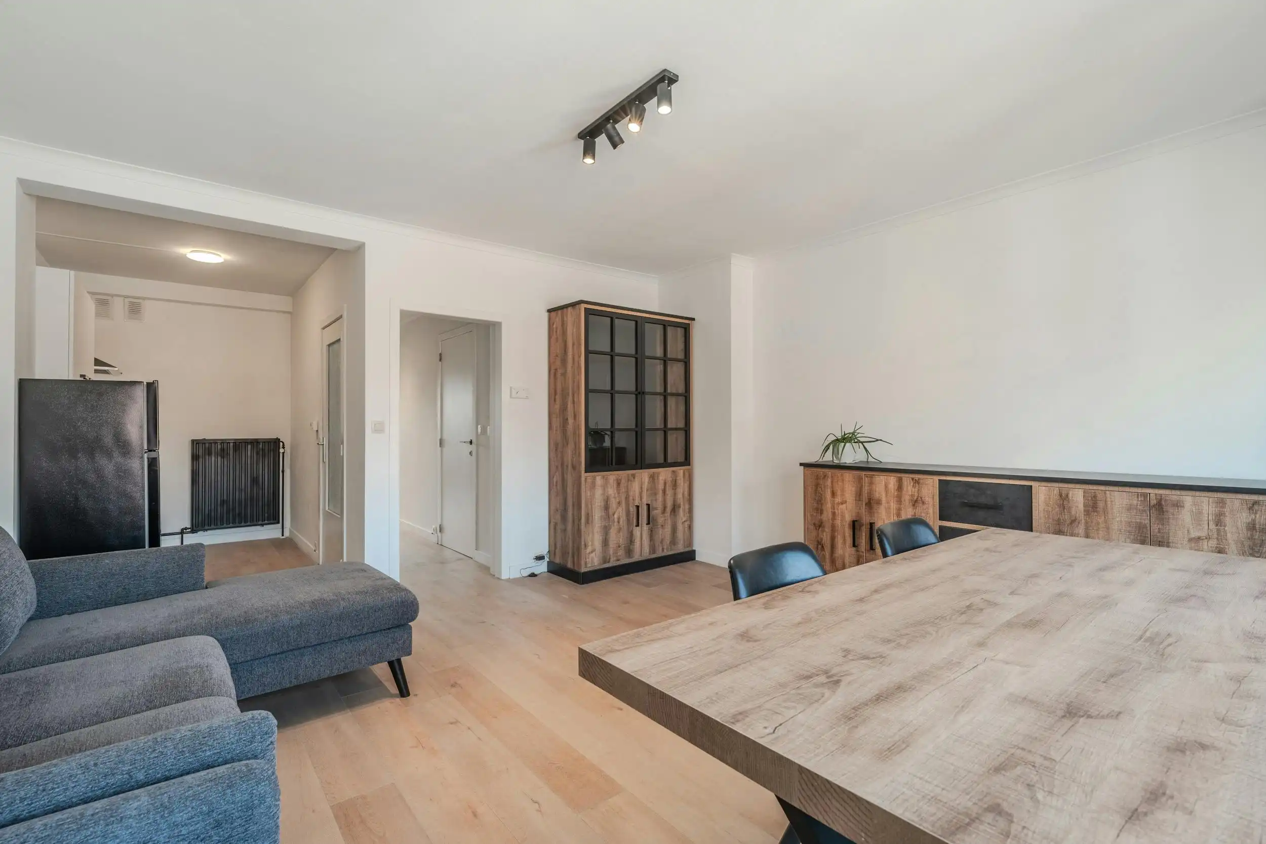 Instapklaar 2-slaapkamer appartement te koop te Oostende foto 4