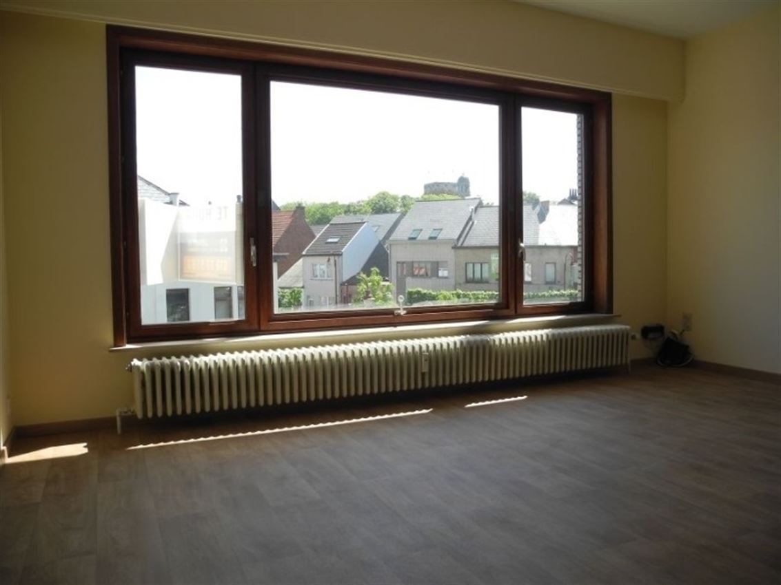 Opbrengsteigendom (handel & 4 app) op toplocatie foto 38