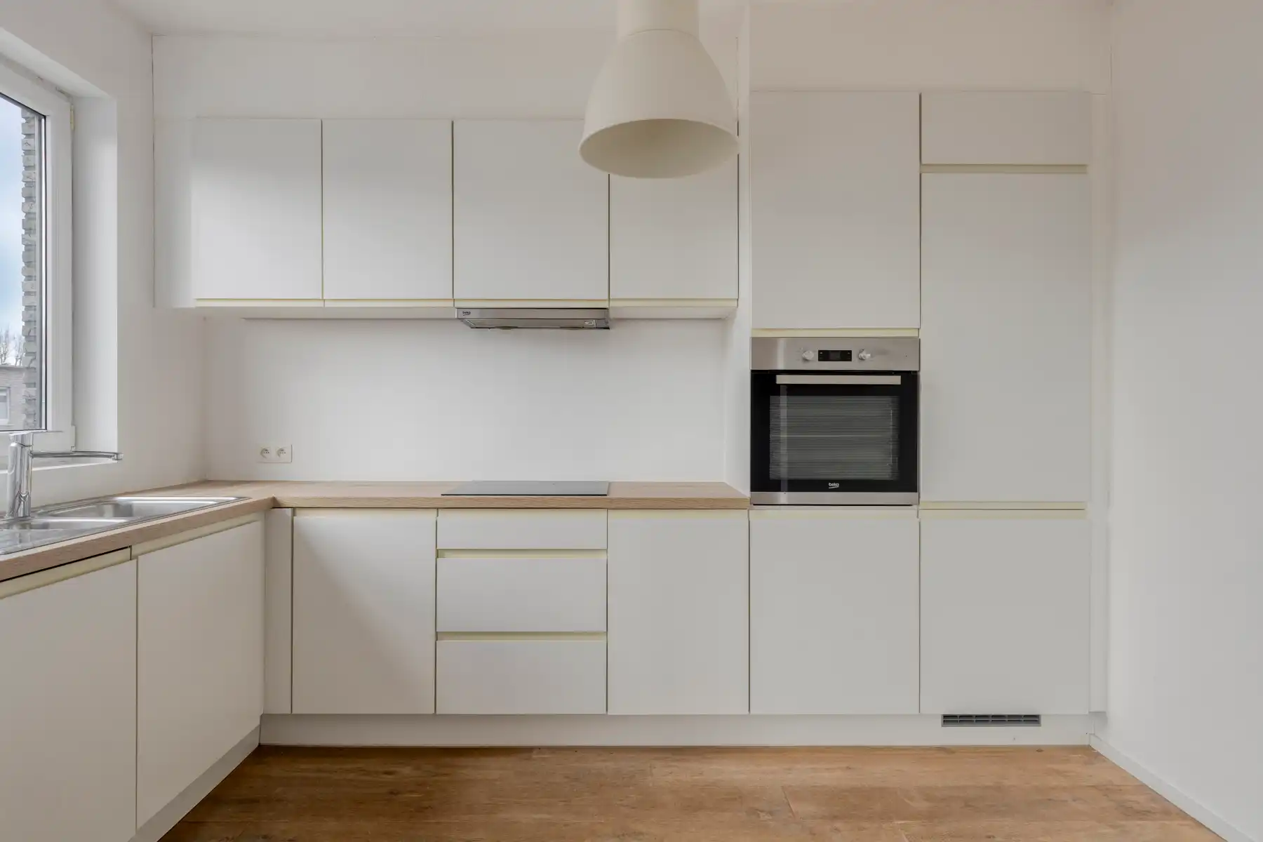 Ruim appartement met 3 slpk en terras te Wilrijk foto 4