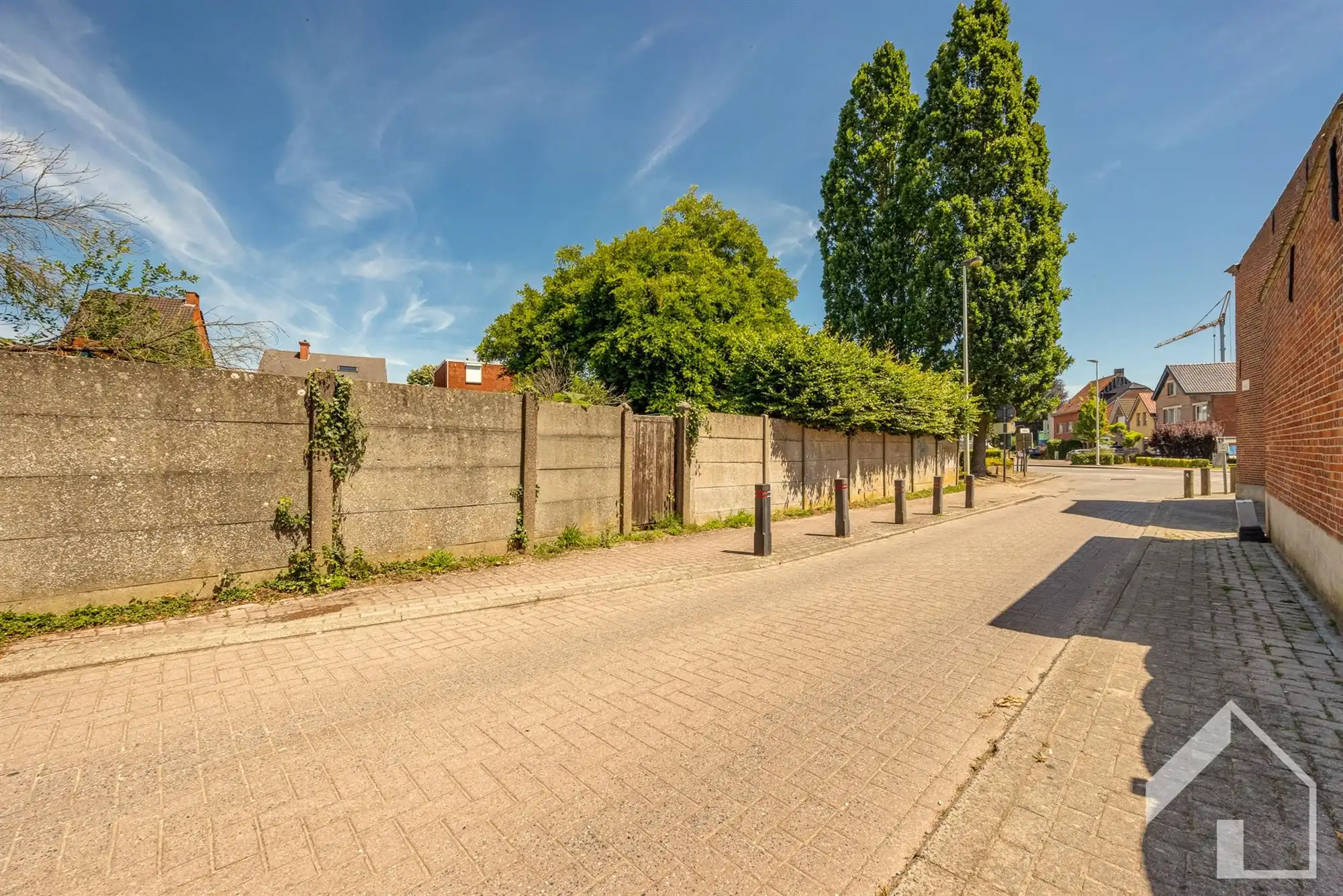 Ruime te renoveren gezinswoning met veel potentieel foto 42