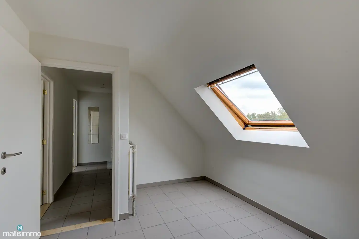 INSTAPKLAAR DUPLEXAPPARTEMENT MET 2 SLAAPKAMERS EN GARAGE NABIJ HET CENTRUM VAN BILZEN foto 12