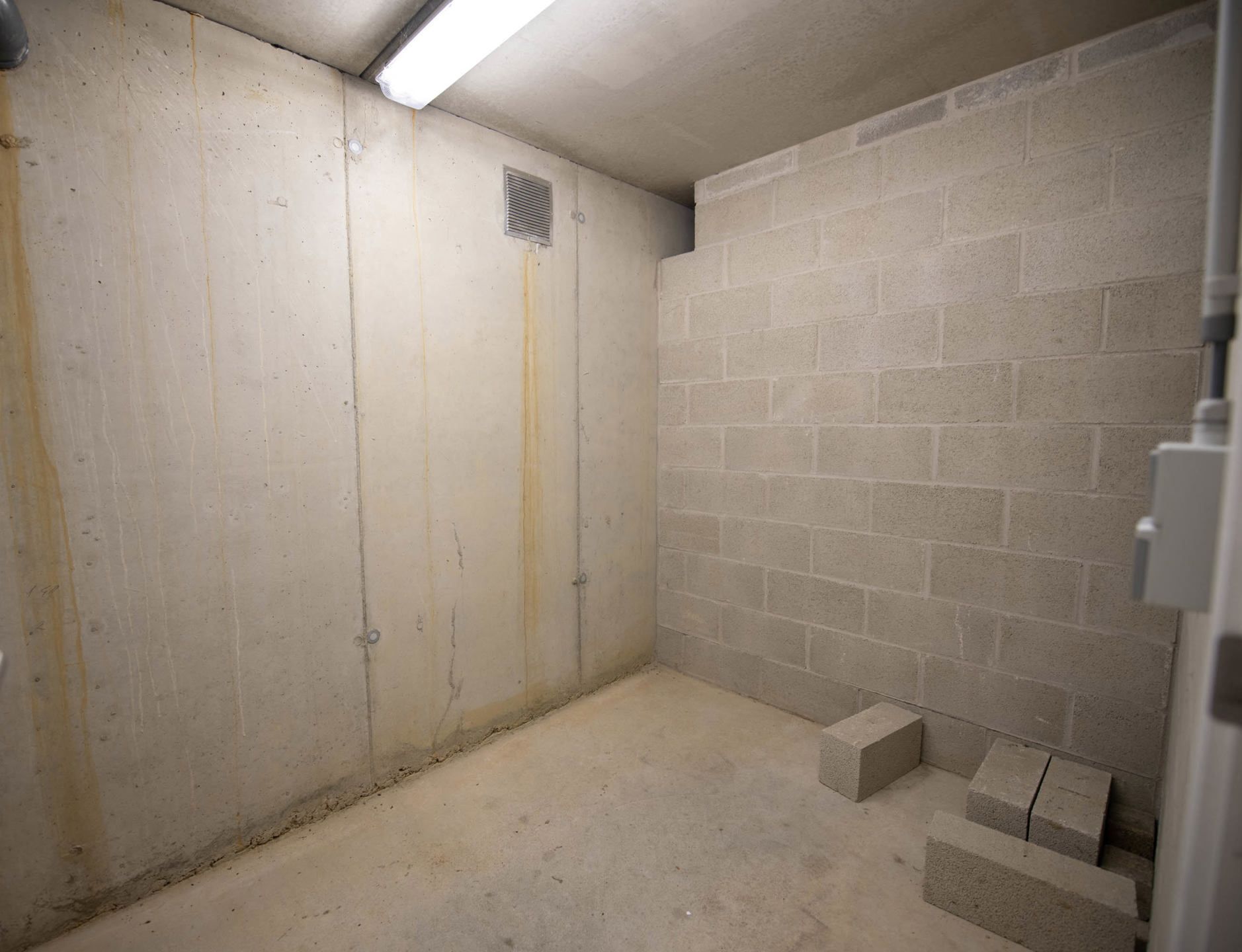 Serviceflat met autostandplaats & kelderberging foto 18