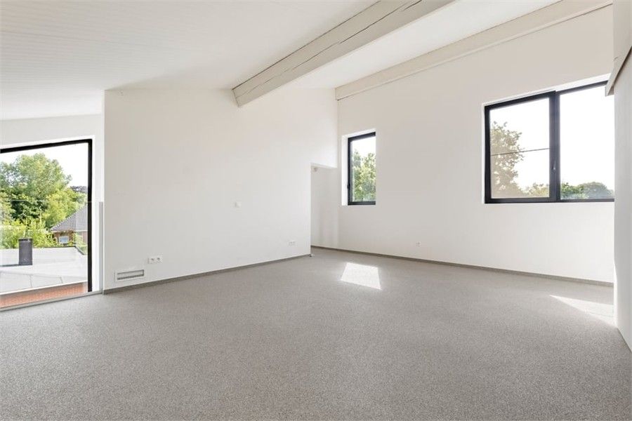 RUIME OPEN BEBOUWING MET KANTOOR EN ADEMBENEMEND ZICHT IN HASSELT foto 18