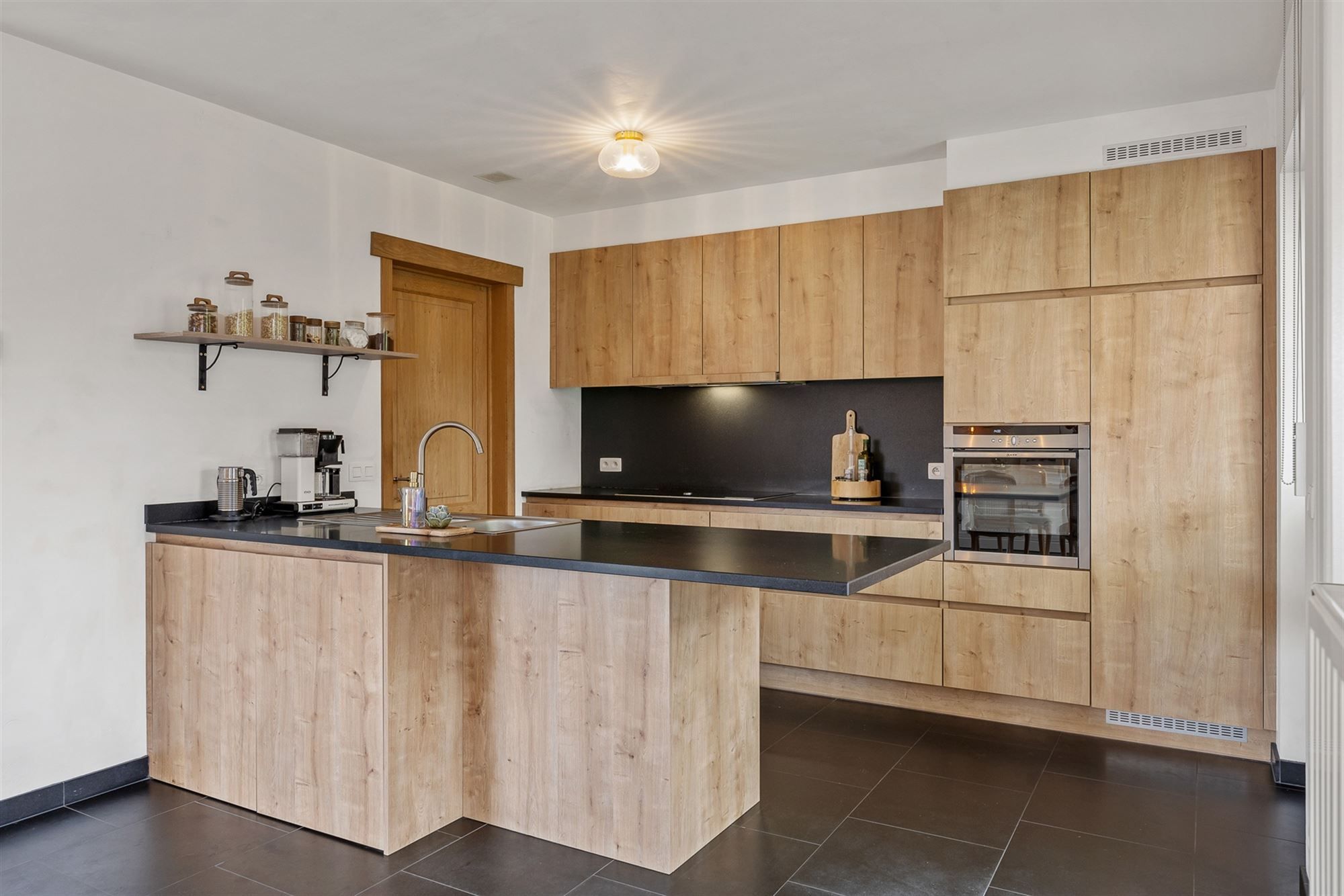 PERFECT ONDERHOUDEN EN INSTAPKLARE WONING MET 3 SLAAPKAMERS TE BEVERLO foto 7