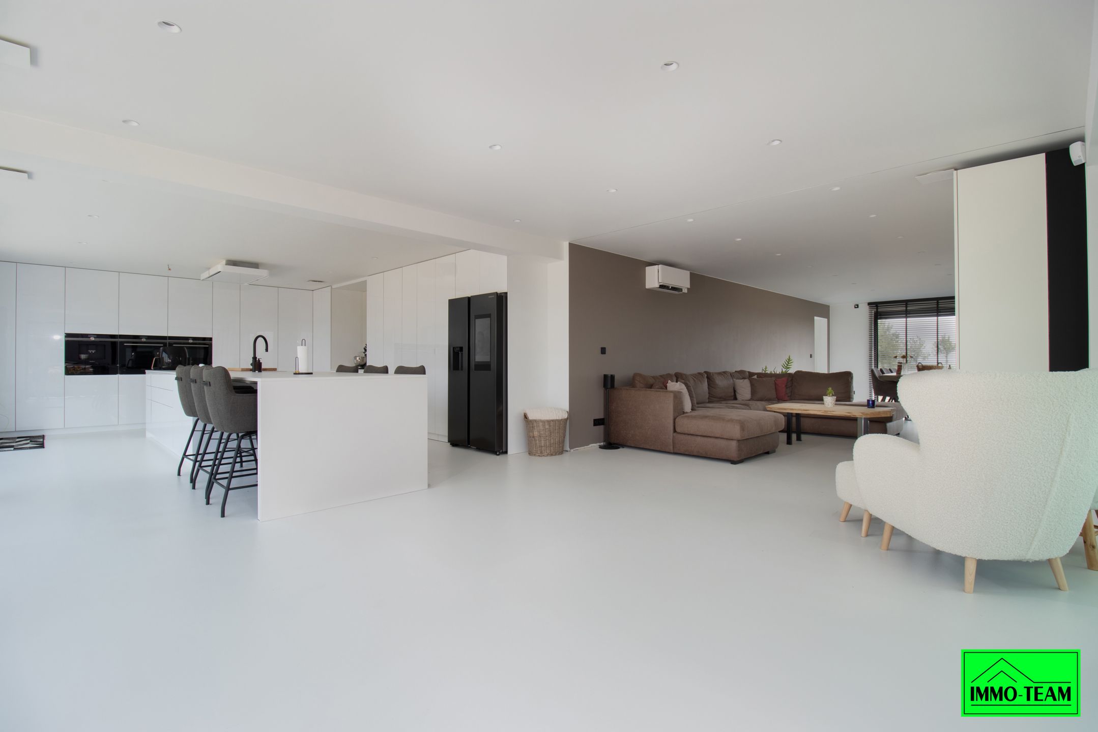Strakke architectuur,  instapklaar wonen op topniveau foto 6