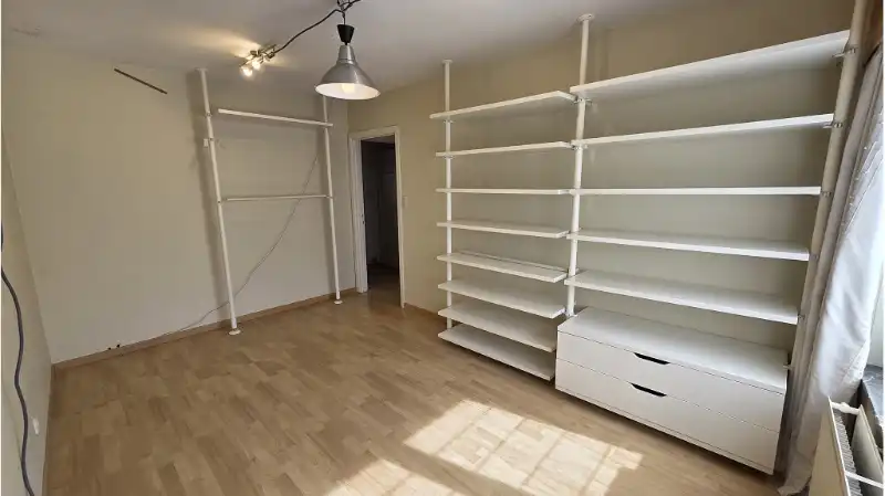 Instapklare 2-slaapkamerwoning met GARAGE, TUIN en ZWEMBAD te koop in Sint-Kruis Brugge foto 7