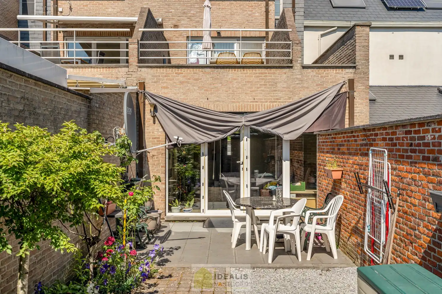 IDEALIS VASTGOED – GELIJKVLOERS APPARTEMENT MET LICHTRIJKE LEEFRUIMTE EN AANSLUITEND RUIME KEUKEN, BADKAMER, 2 SLAAPKAMERS EN GARAGEBOX OP EEN UITERST GUNSTIGE LOCATIE VLAK BIJ HET CENTRUM VAN PELT! foto 24