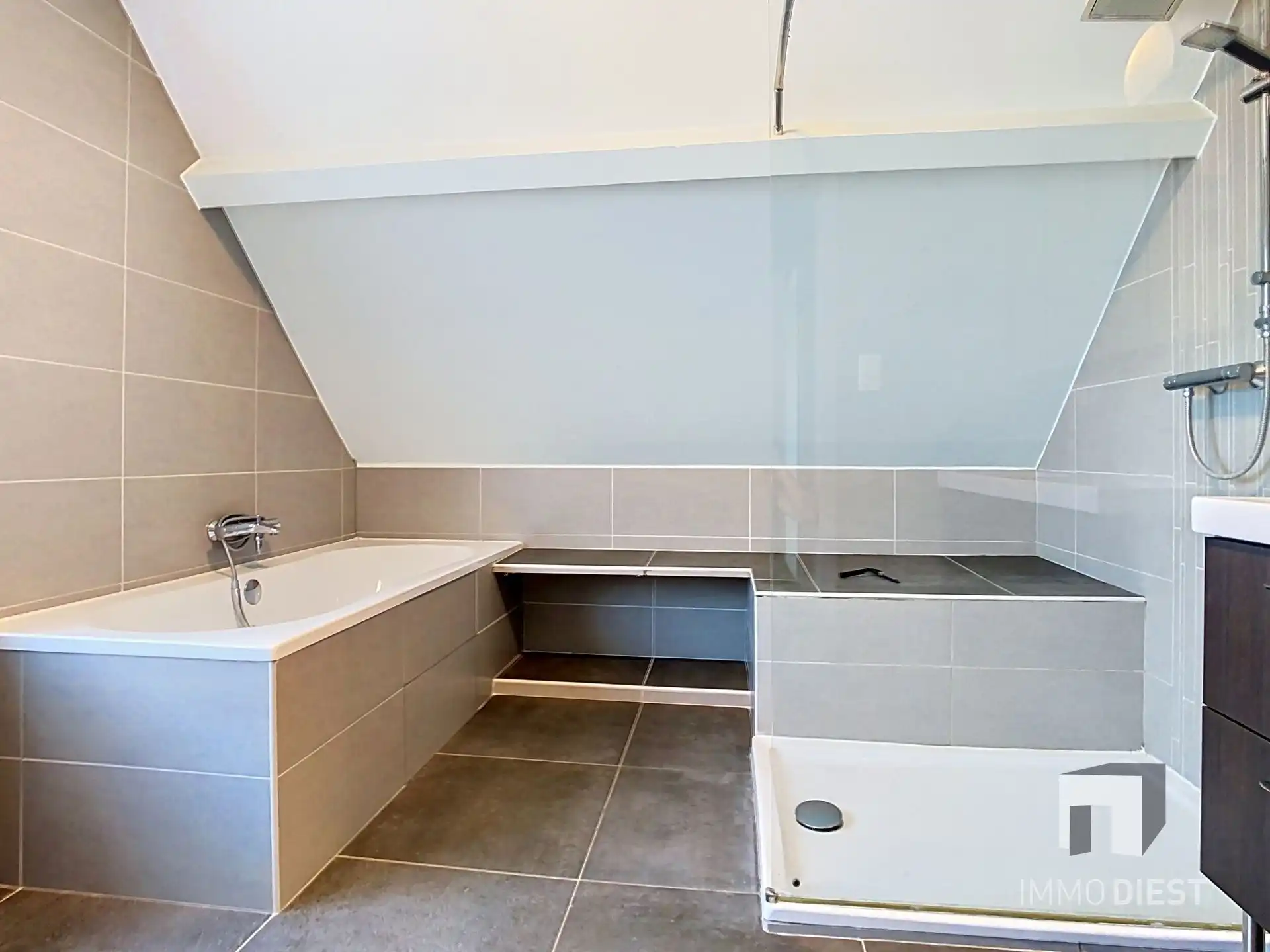Volledig gerenoveerde halfopen woning +  EPC A foto 26