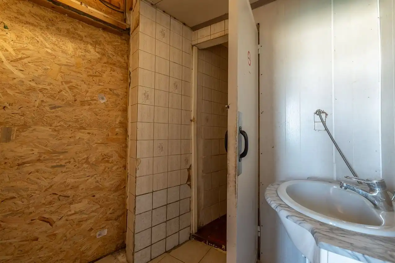 Handelszaak uiterst commercieel gelegen foto 13