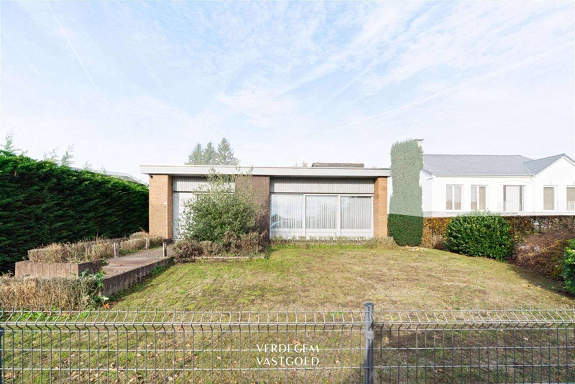 Hoofdfoto van de publicatie: Woning voor totaalrenovatie of perceel voor nieuwbouw / ontwikkeling