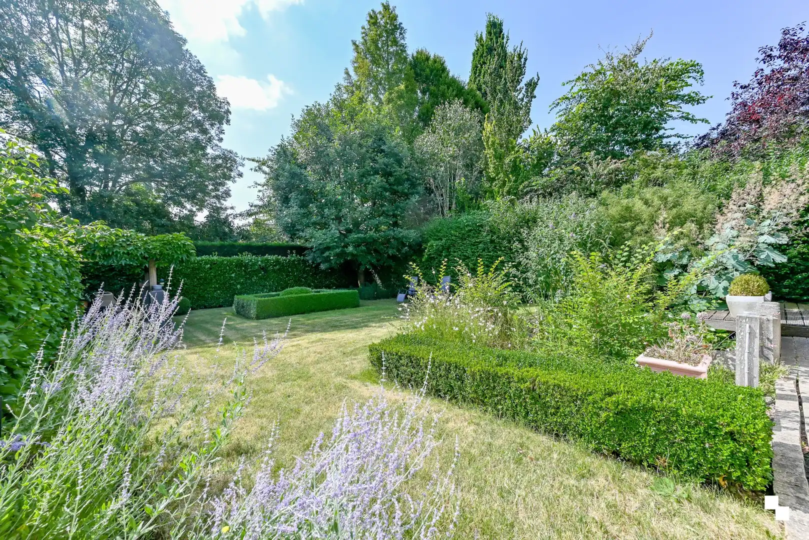 Charmante villa met ruime tuin, veelzijdige indeling en topligging nabij het hart van de Bosmolens foto 24