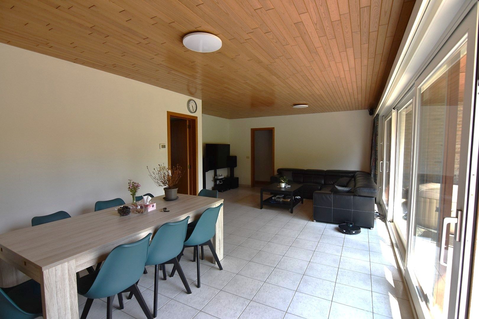 Alleenstaande woning met indrukwekkende tuin foto 7
