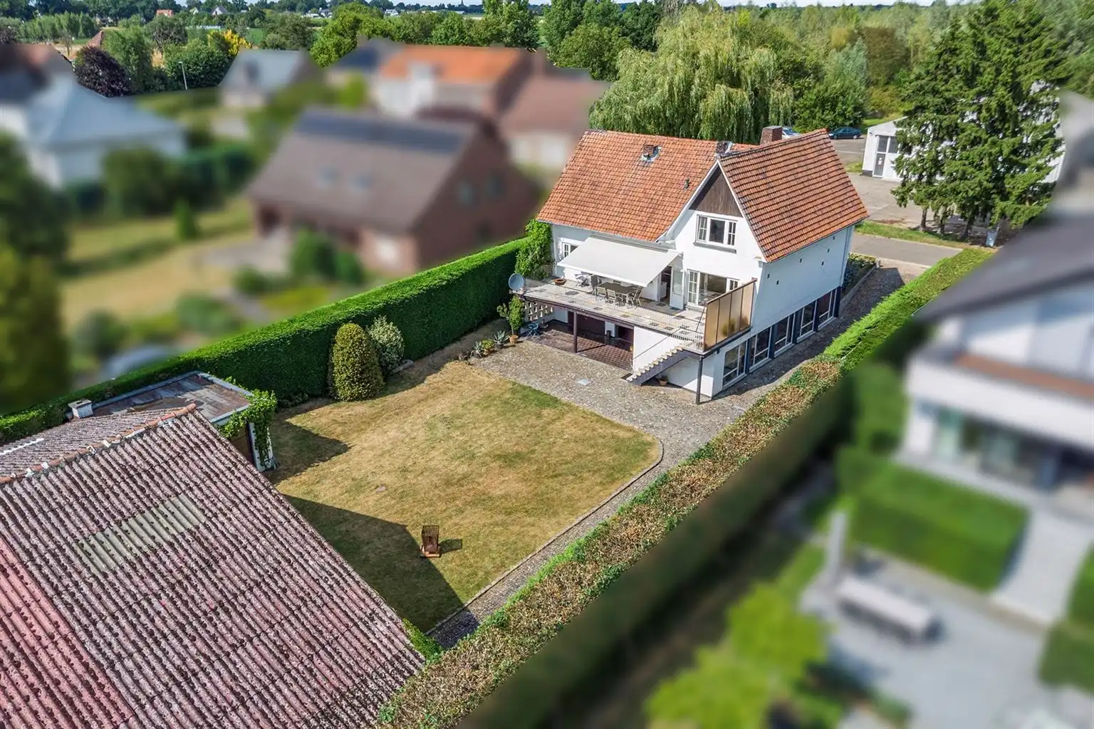 Uniek perceel van 11a42ca met woning en achterliggende loods op toplocatie in Aldeneik – Maaseik.  foto 4