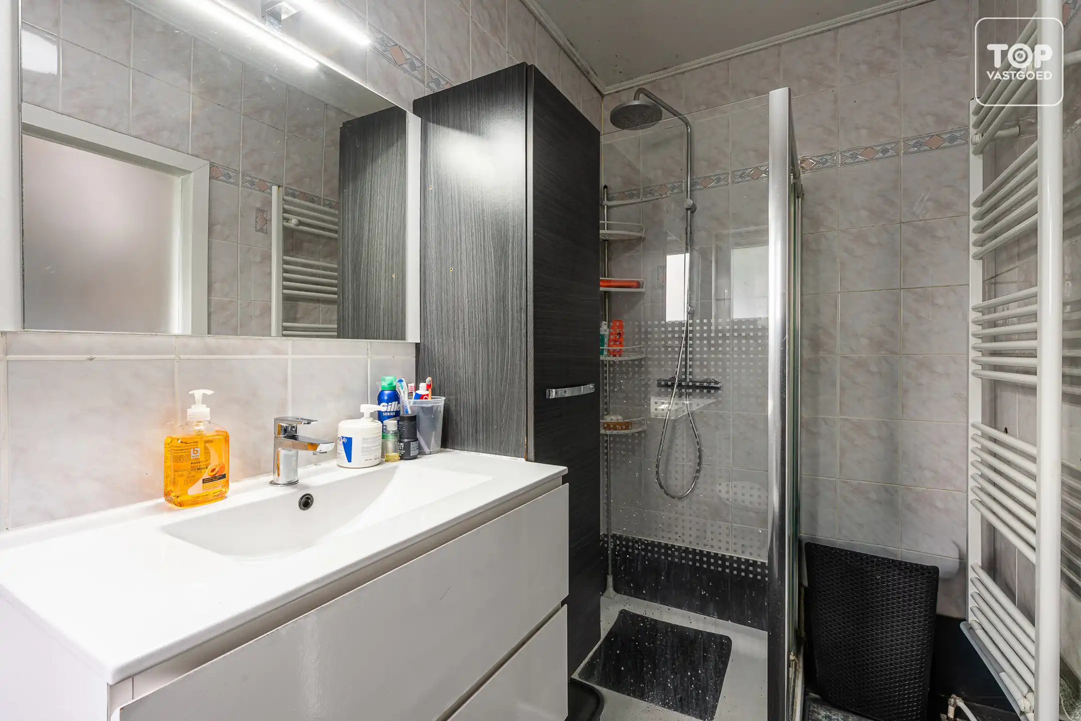 Karaktervolle half open woning met mooie gevel.  foto 15