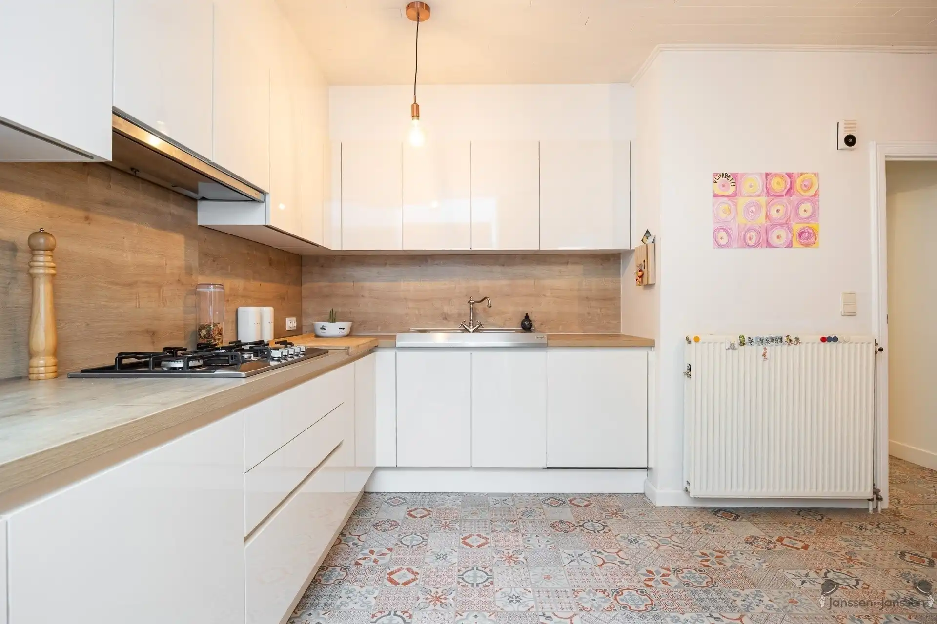 Volledig gerenoveerd herenhuis met 4 slaapkamers, terras,  zonnepanelen en EPC B foto 7