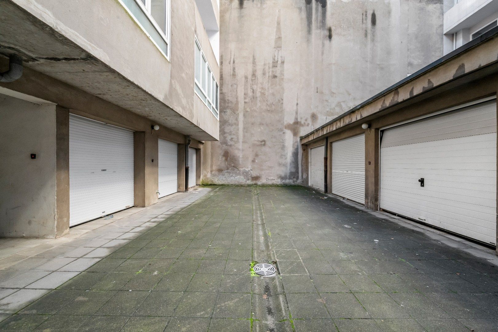 Goed gelegen garagebox foto 3