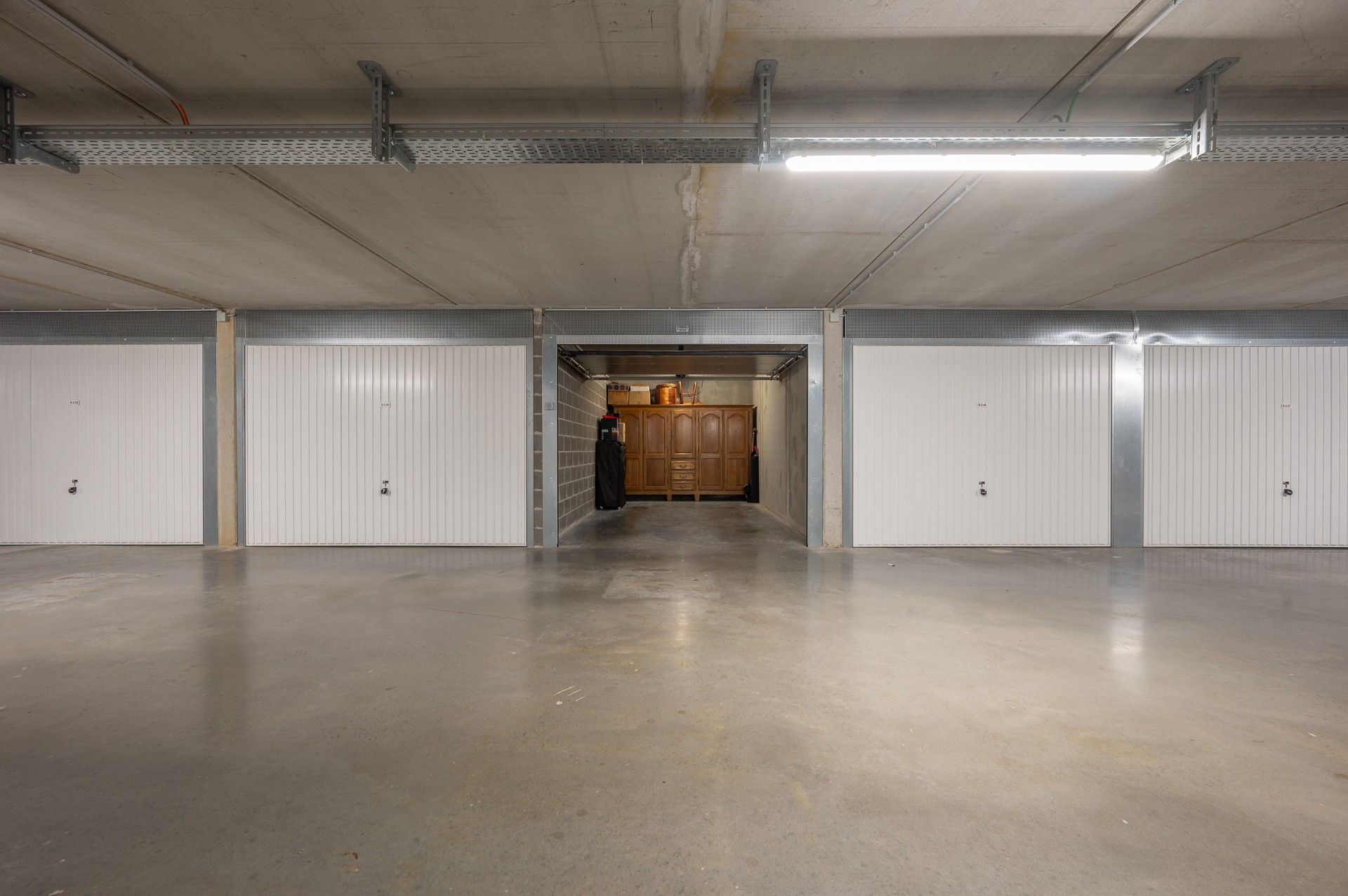 Gesloten garagebox in Duinenwater foto 3