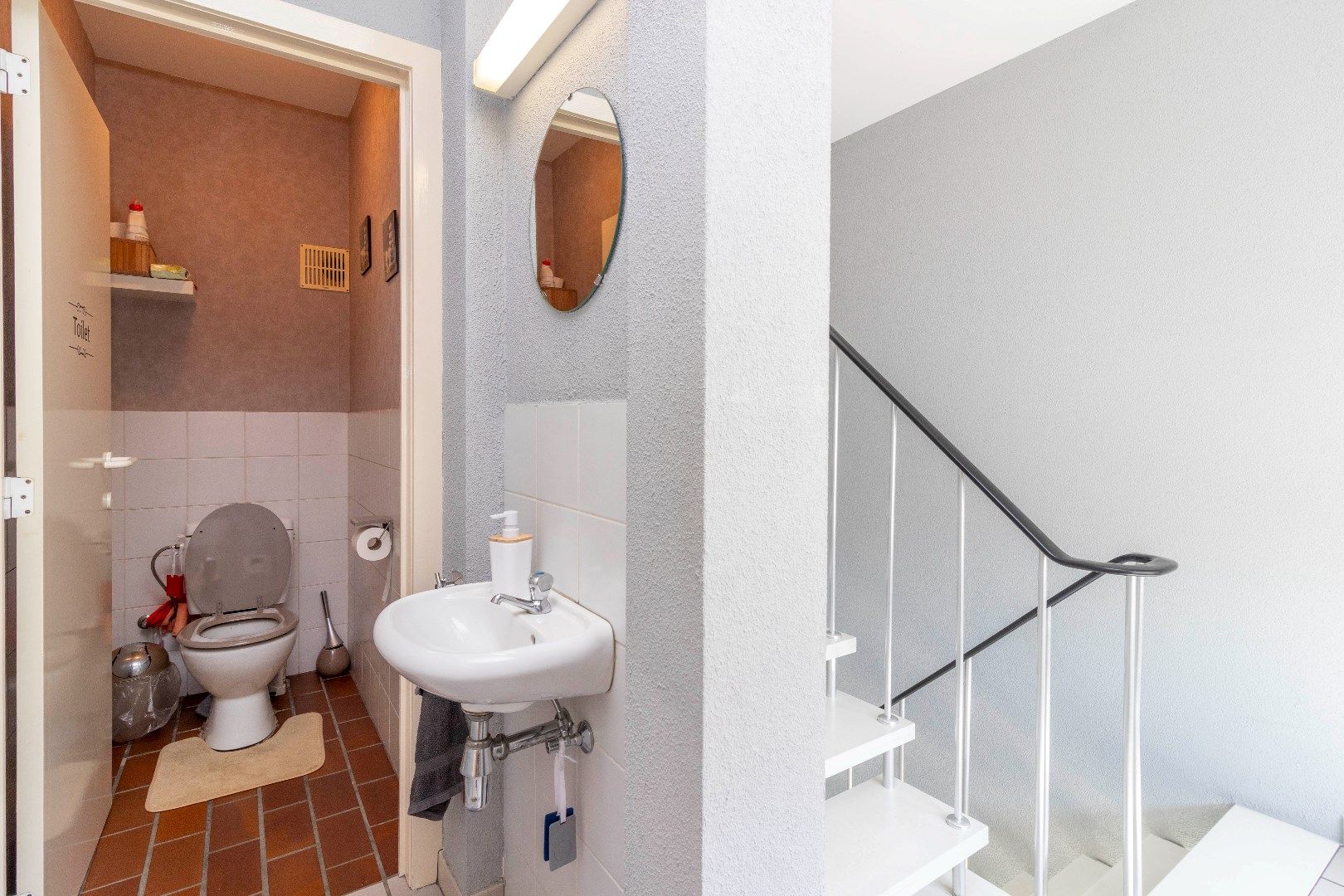 Ruim duplexappartement met gelijkvloerse handelsruimte foto 12