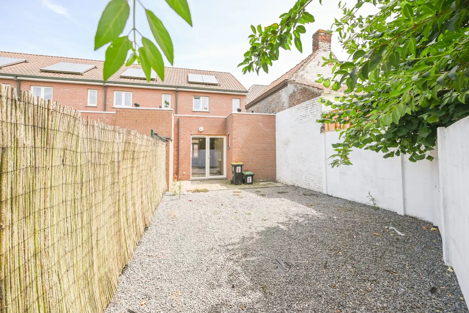 Instapklare woning met twee slaapkamers nabij centrum Izegem foto 12