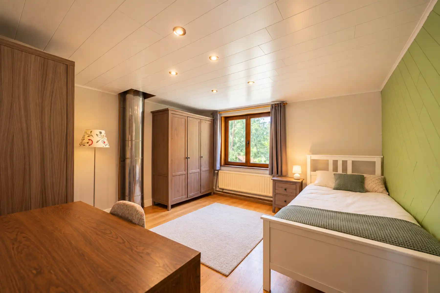 Mooie, gezellige woning met zonnige tuin op een toplocatie foto 16
