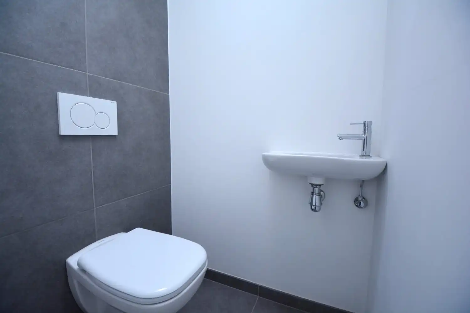 RUIM APPARTEMENT MET 2 SLK, TERRAS EN PARKING! foto 10