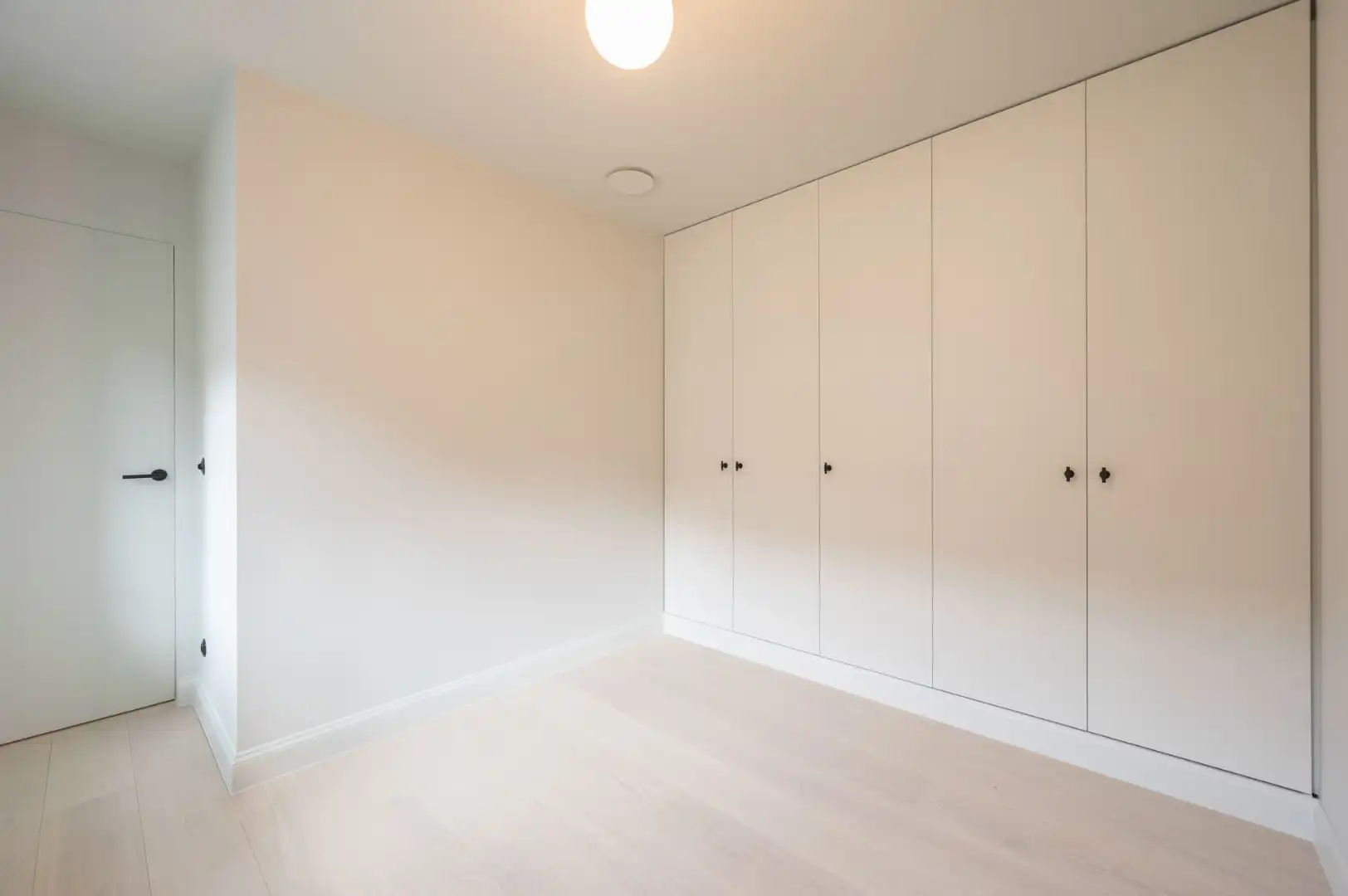 Luxueus afgewerkte nieuwbouwwoning met 4 slaapkamers op enkele stappen van de zee in Heist-aan-Zee foto 23