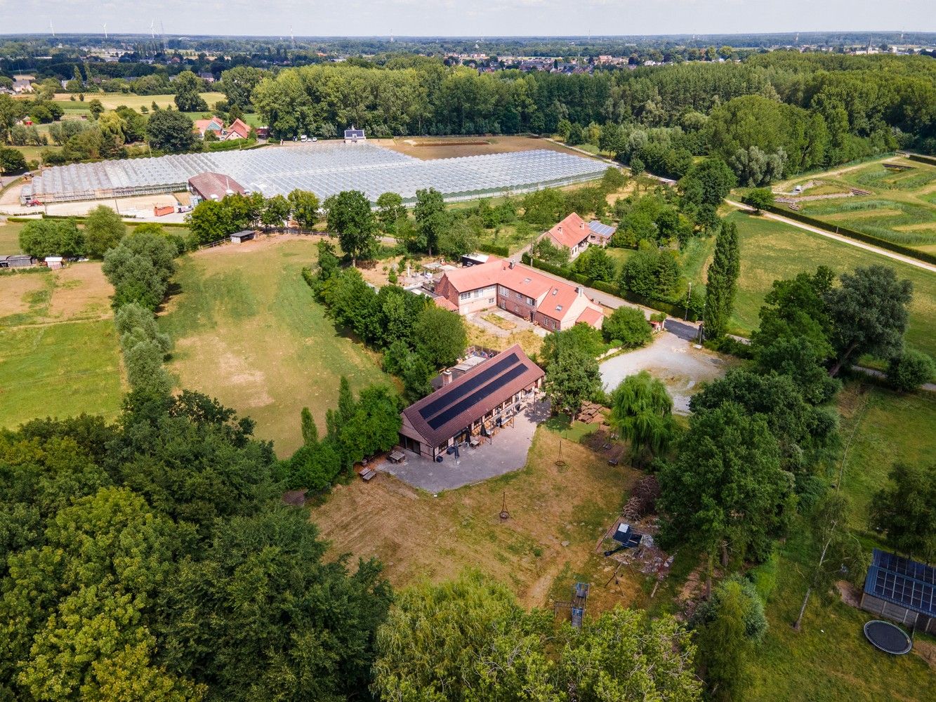 Polyvalent gebouw, appartement en magazijn te koop in Emblem! foto 42