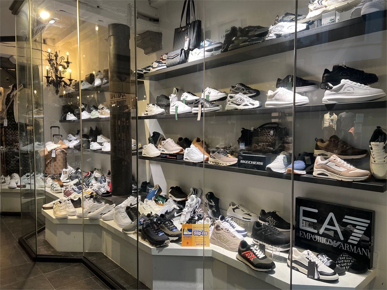 Karaktervol historisch pand te huur in hartje Aalst foto 7