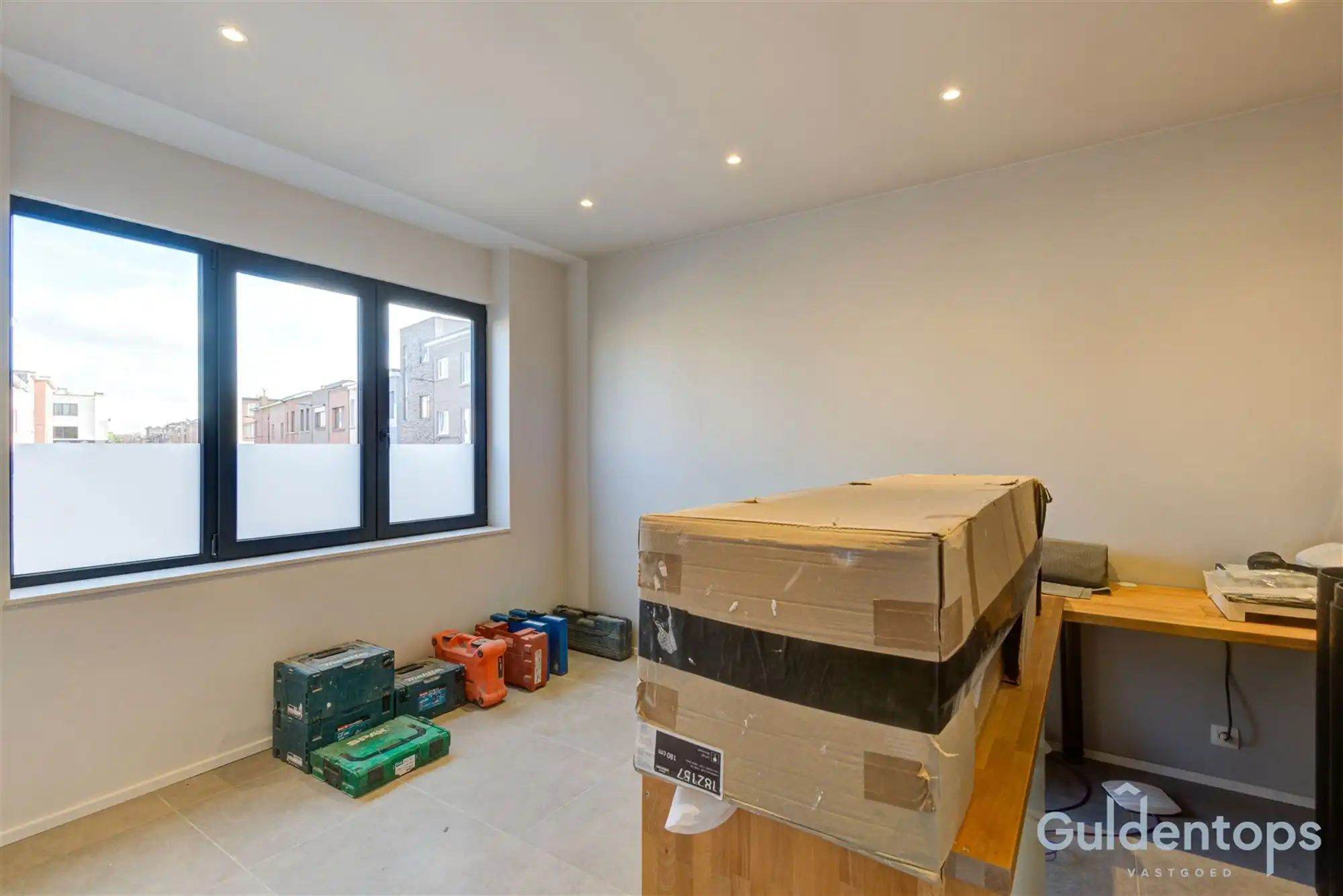 Knap gebouw bestaande uit 2 appartementen én magazijn foto 7