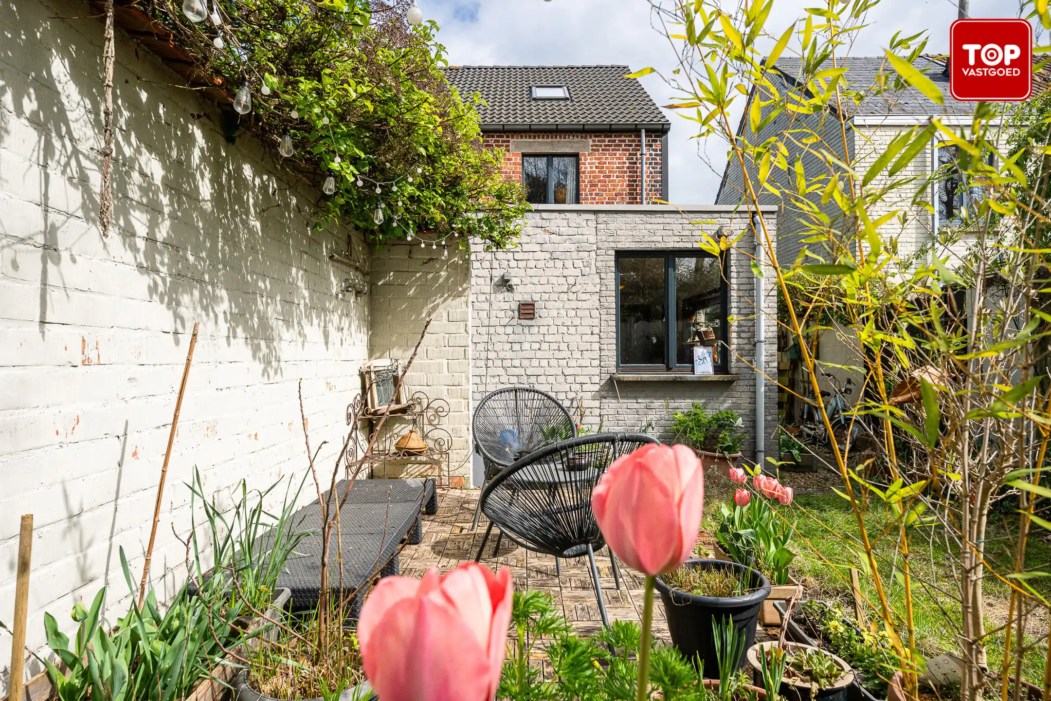 Op te frissen halfopen bebouwing met leuke tuin. foto 28