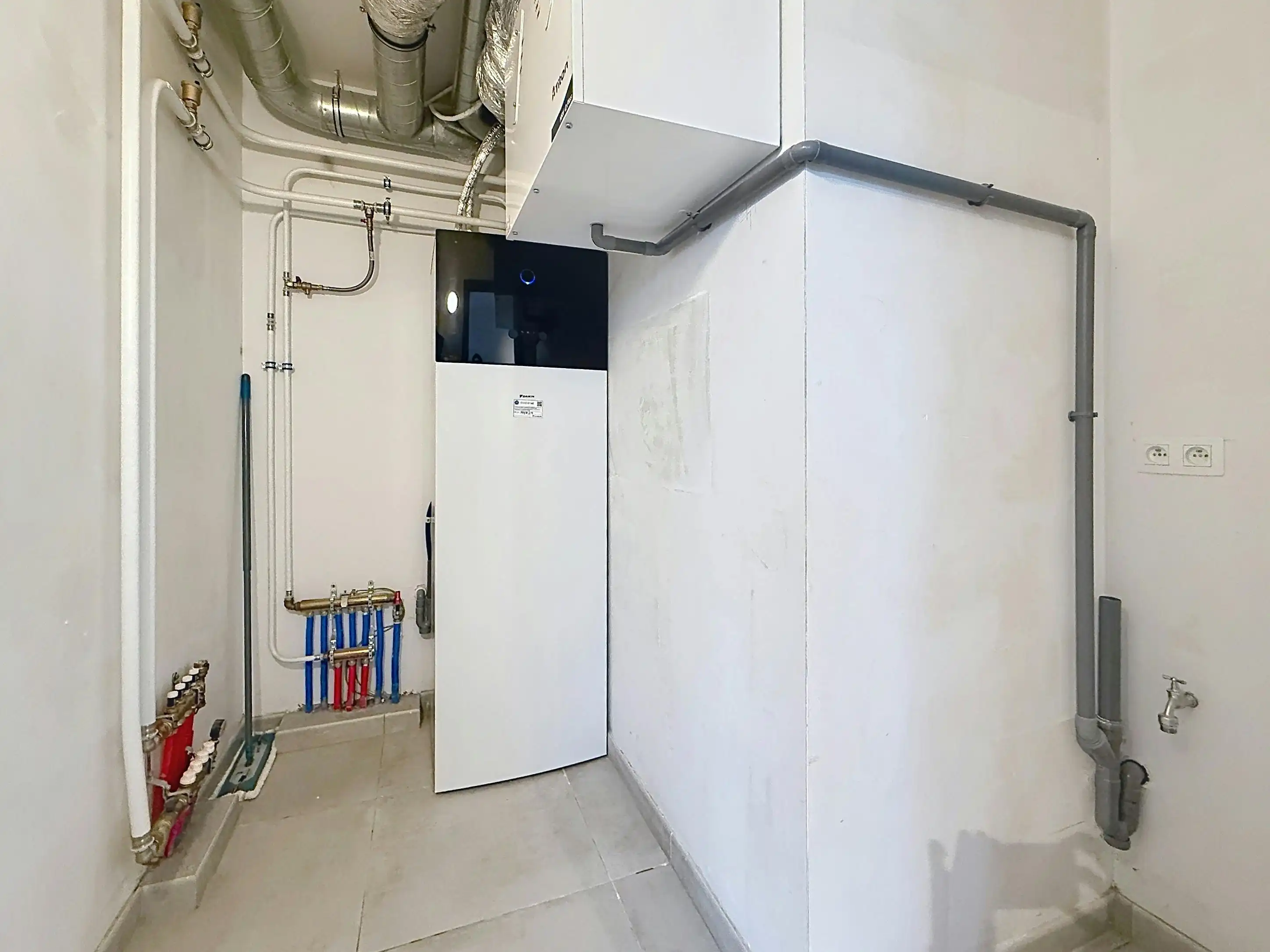 Instapklaar één slaapkamerappartement centrum Aalter foto 13