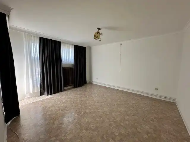 Halfopen woning met 3 slaapkamers, tuin en garage te Neeroeteren.  foto 8