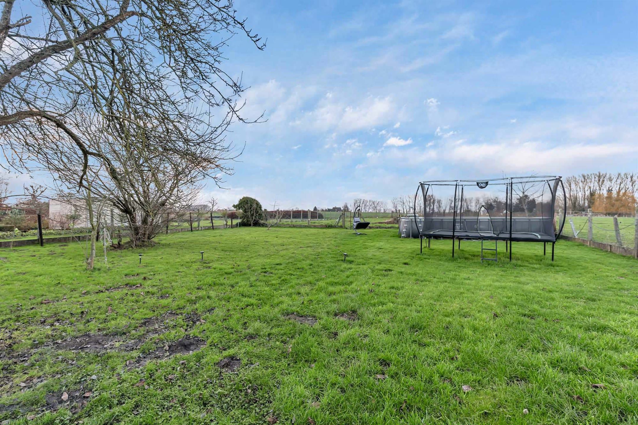 Energiezuinige woning met grote tuin en zonnepanelen foto 21