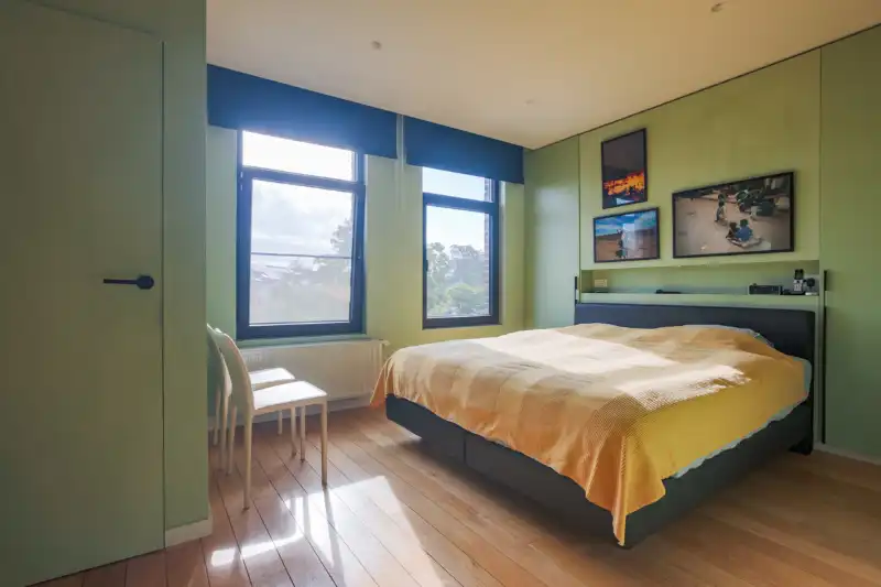 Unieke, instapklare  burgerwoning met 3 slaapkamers, aparte duplex- studio (co- housing, student...), Italiaanse tuin...(Energielabel B,  zonnepanelen...) foto 14