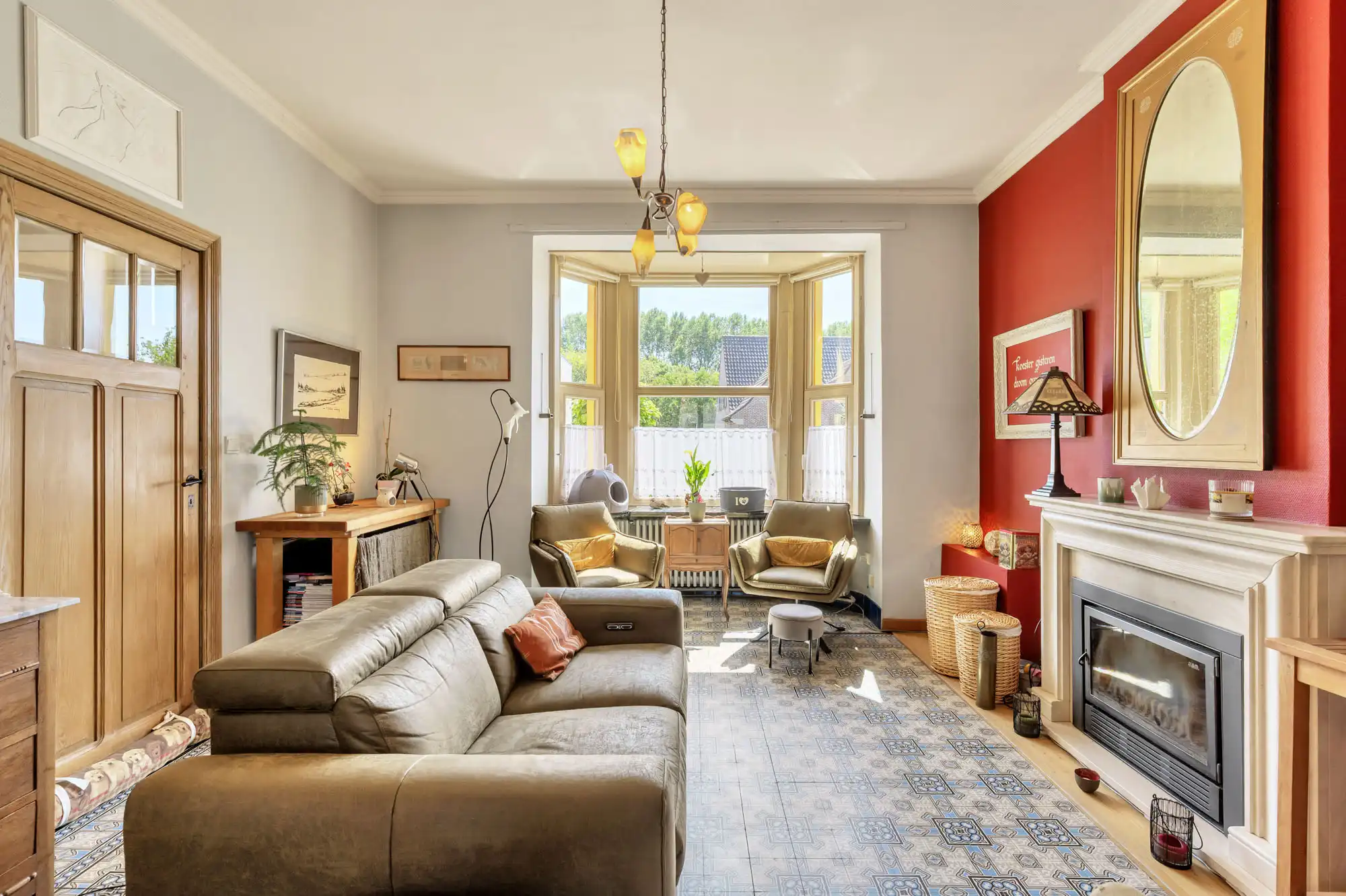 Karaktervolle ruime woning met zwembad nabij Ooidonk foto 4