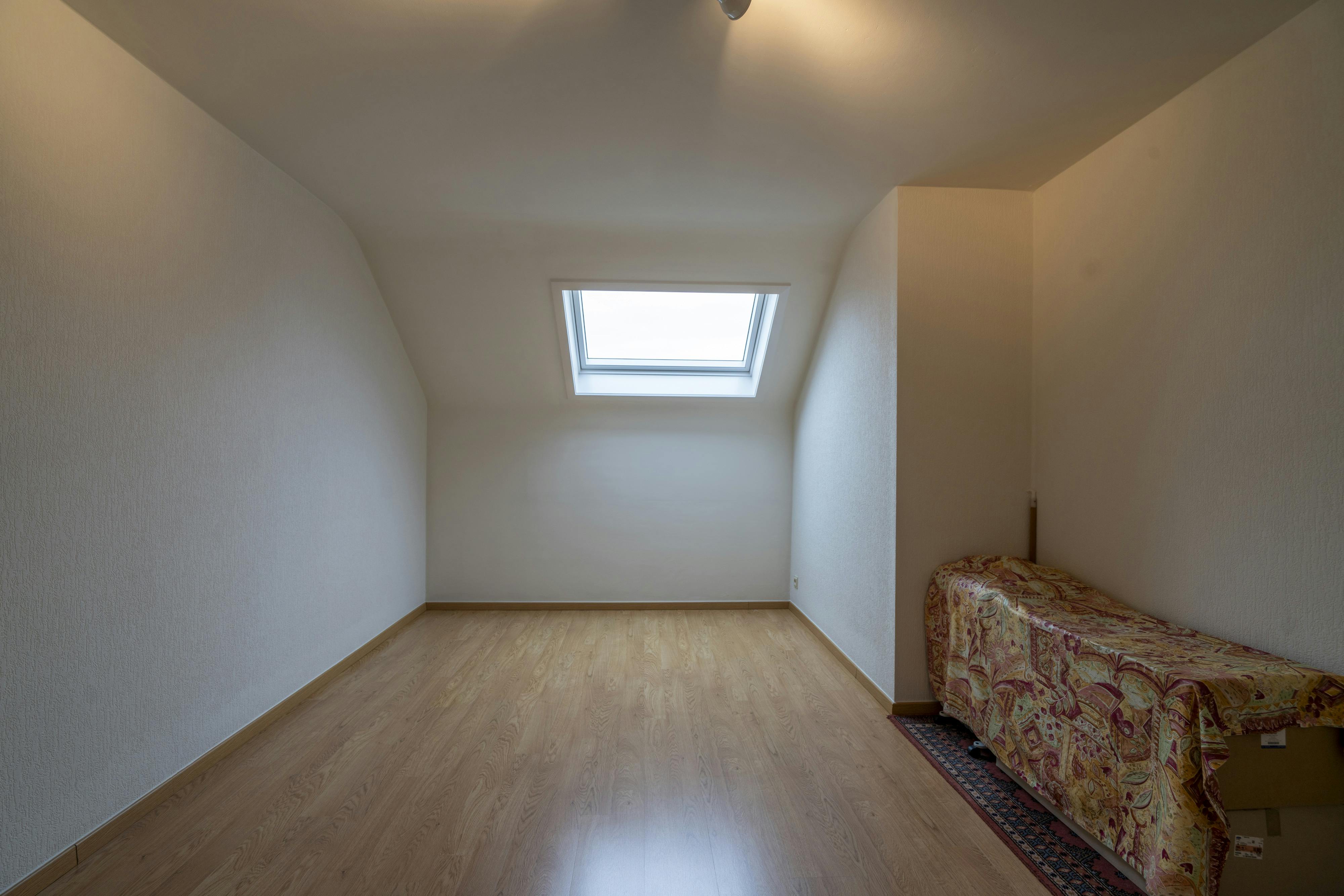 Ruime gezinswoning met 4 slaapkamers en tuin in Harelbeke! foto 18