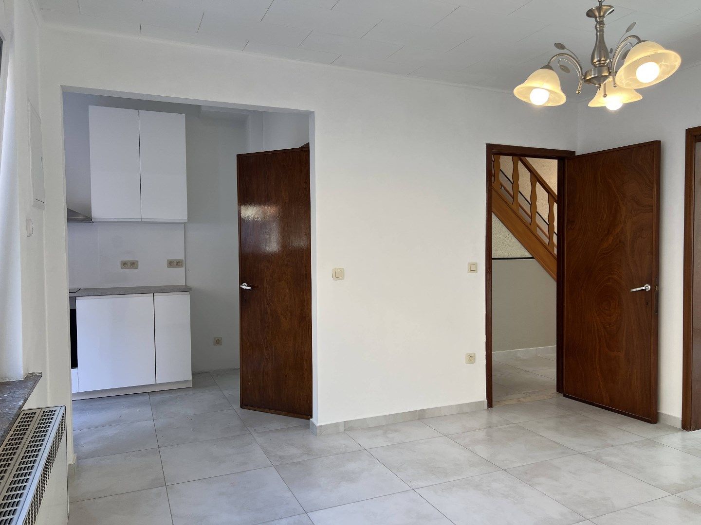 Goed gelegen rijwoning met tuintje foto 8