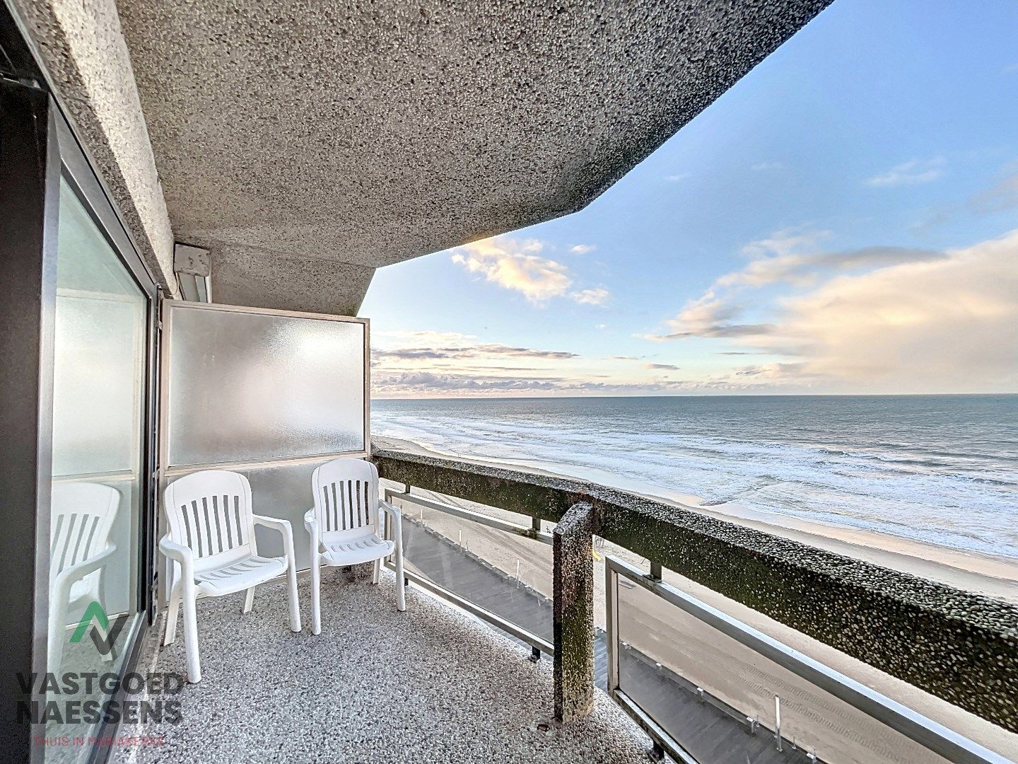 GERENOVEERDE STUDIO MET TERRAS EN ZICHT OP ZEE foto 2